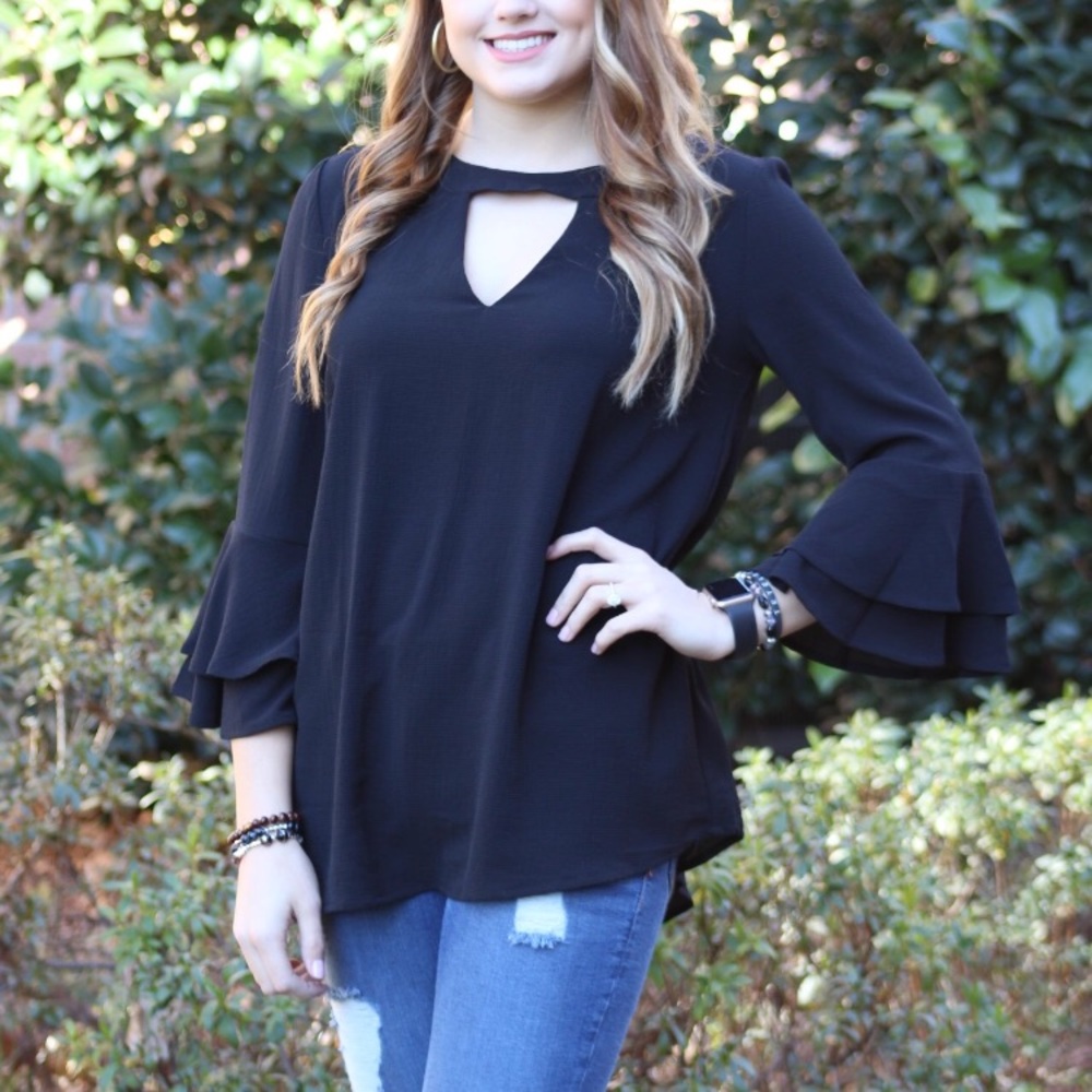 🆕 Black Bell Sleeve Top